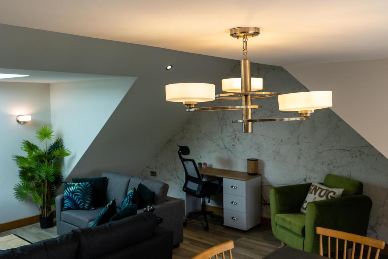 Ferienwohnung Large Private 2 Bed Apt W/ Lift Access & Parking Saffron Walden Exterior foto