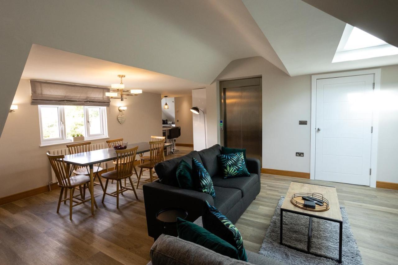 Ferienwohnung Large Private 2 Bed Apt W/ Lift Access & Parking Saffron Walden Exterior foto